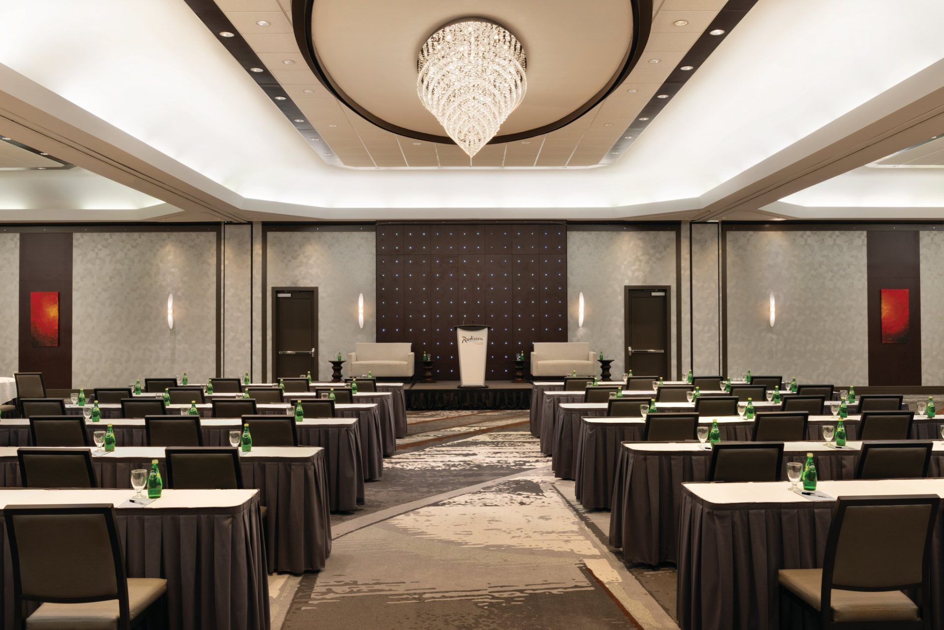 Radisson YVR