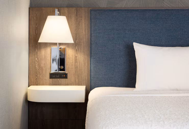 HAMPTON INN
